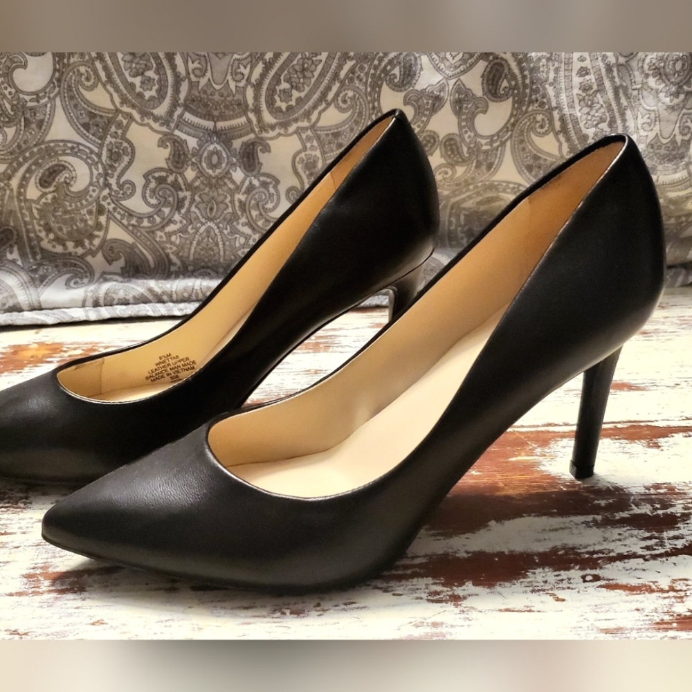 Classic Black Leather Nine West Heels Size 8.5